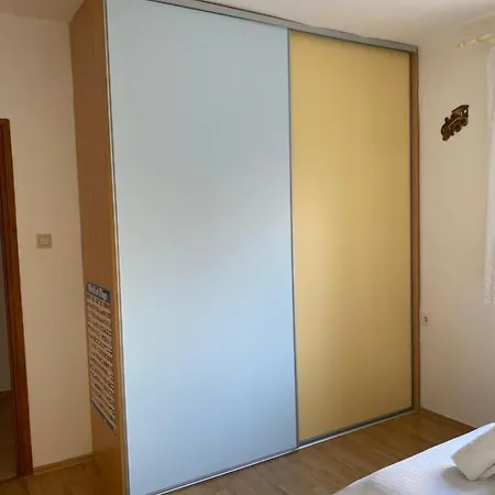 App Ratkovic Apartment Novi Vinodolski